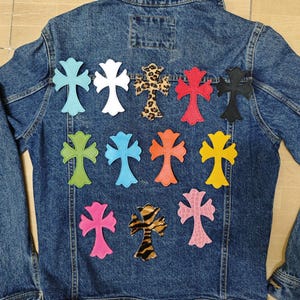 4,5 x 3 po IRON ON cuir brodé coeurs gothiques croix chromée Iron on cross ch jeans, cadeau pour homme, cadeau pour un ami, cadeau d'anniversaire