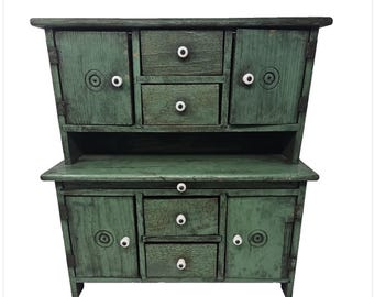 Miniatura antigua de madera, muestra de vendedor, armario de cocina Hoosier con tapa elevable