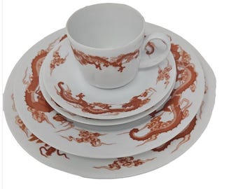 Servizio da tavola vintage Tiffany & Co Fukagawa Drago Rosso, 20 pezzi, 4 coperti + feltro