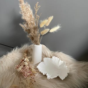 Autumnal home decoration with dried flowers