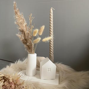 decorative tray house with dried flowers