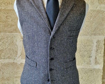 Herrenweste aus 100 % Wolle mit Fischgrätmuster und Revers | Englische Herrenweste im Fischgrätmuster | Ärmellos im Vintage-Stil | Ottavio Nuccio Gala