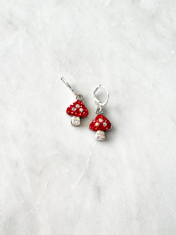 Silver Rhinestone Mushroom Silver Rhinestone Mushroom