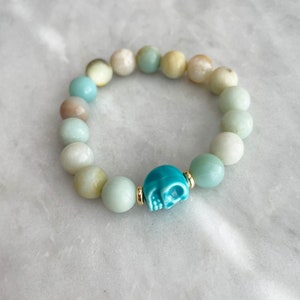 Beaded Skull Bracelet. Gemstone Beaded Bracelet. Skull Jewelry. Halloween Themed Jewelry. Skeleton Head Jewelry. Skull Bracelet