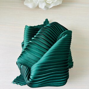 Schal, Damenschal, Kopftuch, Halstuch, Weißer Schal für Damen, glatter üppiger Schal. Geschenk für sie, Schal für Frauen, Vintage Rosenschal