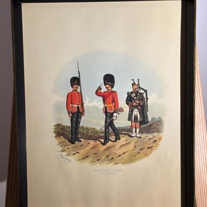 Grabado de los Fusileros Reales Escoceses: Ilustración del uniforme del ejército británico de R. Simkin, 1891