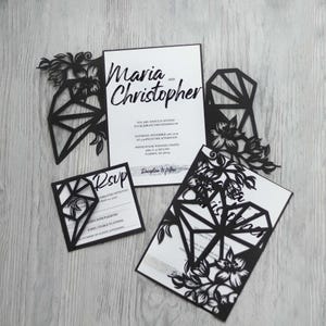 Modello cricut per invito a nozze con cuore geometrico poligonale in formato SVG, invito apribile 5x7 con RSVP e fiori, taglio laser fai da te