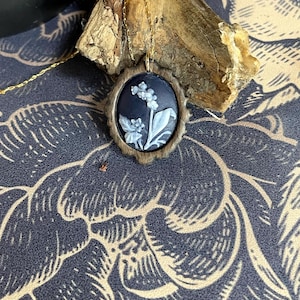 Elegant Floral Cameo Necklace