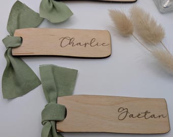 Marque-place personnalisé en bois et tissu pour un mariage, anniversaire, fête, baptême, babyshower, cadeaux invités