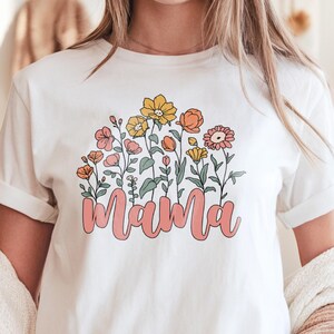 Comfort Colors, Floral Mama Shirt, Mom Wildflowers Shirt, Floral Mom Shirt, Mama T-shirt, Botanical Shirt, Shirt for Mom for Mother&#39;s Day