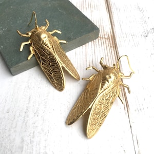 Gold Cicada Beetle Earrings: Vintage Style Nature Jewelry