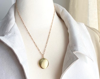 Gold Locket Necklace Round Photo Locket 