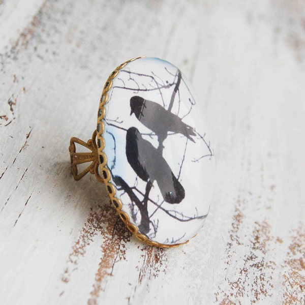 BLACKBIRDS Ring Cameo Big Cocktail Ring Silhouette