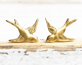 Gold Bird Earrings,Gold Bird Stud Earrings,Golden Swallow,Bird Earrings,Woodland Wedding,Bridesmaid Earrings,Spring Wedding,Bird Jewelry