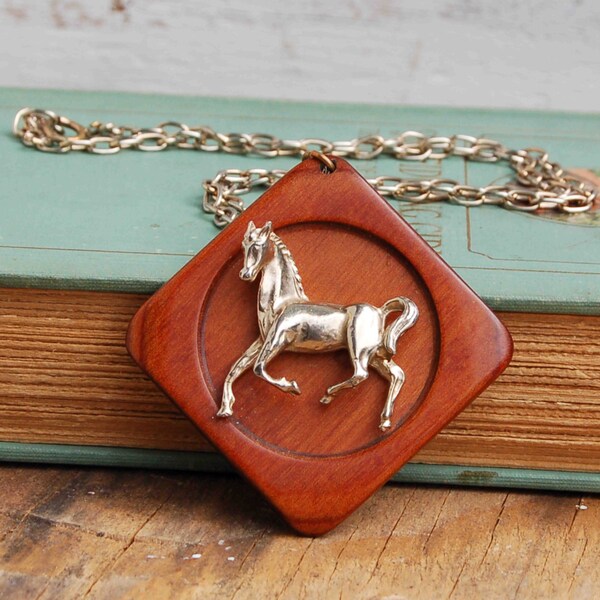 HORSE Necklace Vintage. Wood. Equestrian