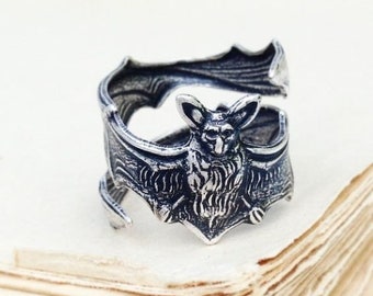 Bat Ring Halloween Bat Jewelry Rustic Steampunk Thumb Ring Goth Vampire Bat Woodland Ring Batman Spooky