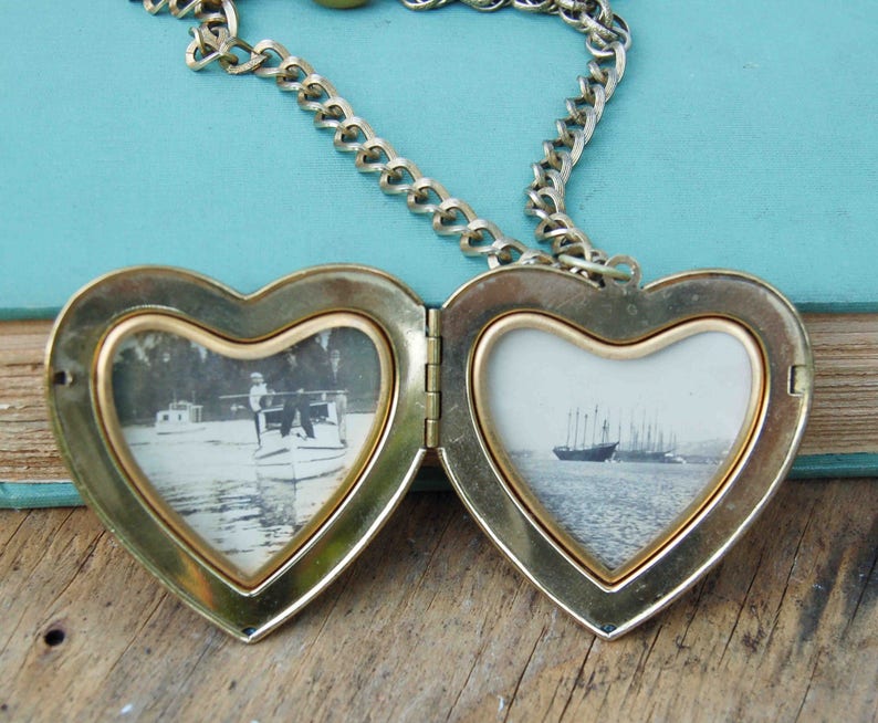 Gold Heart Locket Pendant Large Heart Necklace Valentine Locket Gift for Her Anniversary Gift Gold Heart Pendant Gift for Mom Vintage Locket