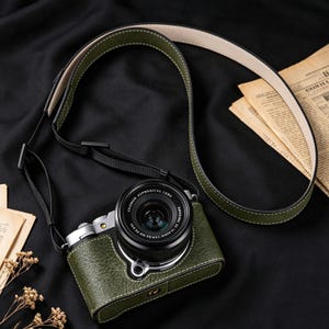 Fujifilm X-M5 halv kamerabas, skyddsfodral i läder för kameran, X-M5 PU-läderkameraväska, kameraskydd och remmar, present till män