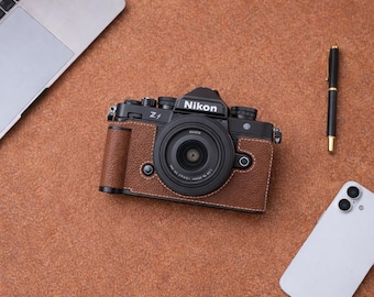 Demi-étui pour Nikon Zf en cuir microfibre, étui pour appareil photo fait main avec accès aux piles, étui pour appareil photo rétro cadeau pour photographe, étui pour appareil photo rétro