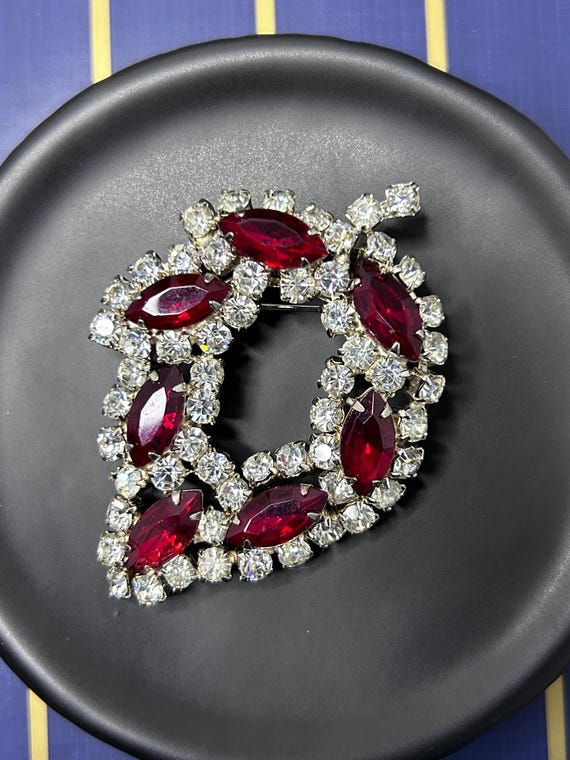 Vintage Ruby Red and Clear Rhinestone Leaf Brooch - image 6