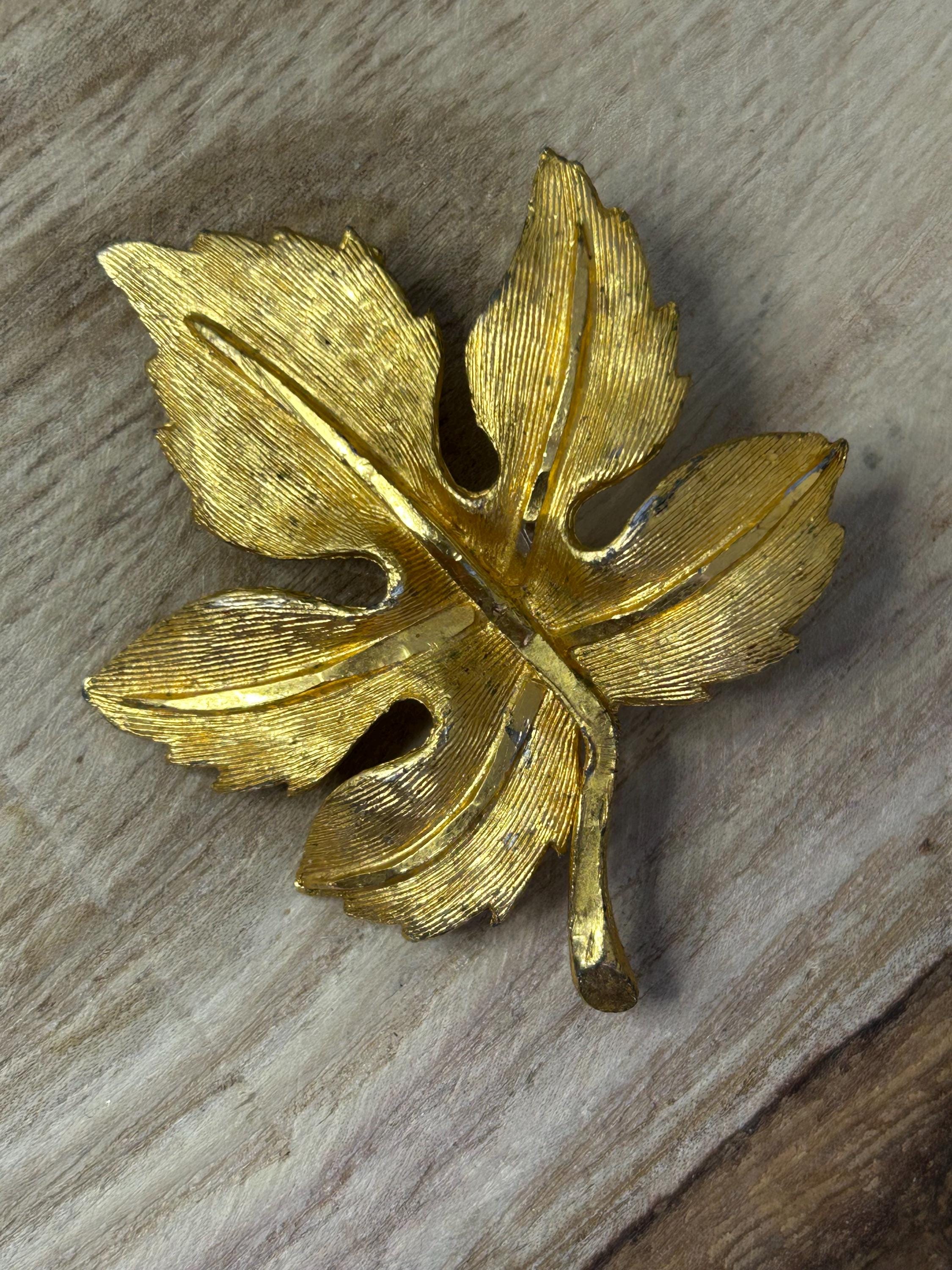 メープルリーフ ブローチ 金属製 il_fullxfull.6652371785_az10.jpg