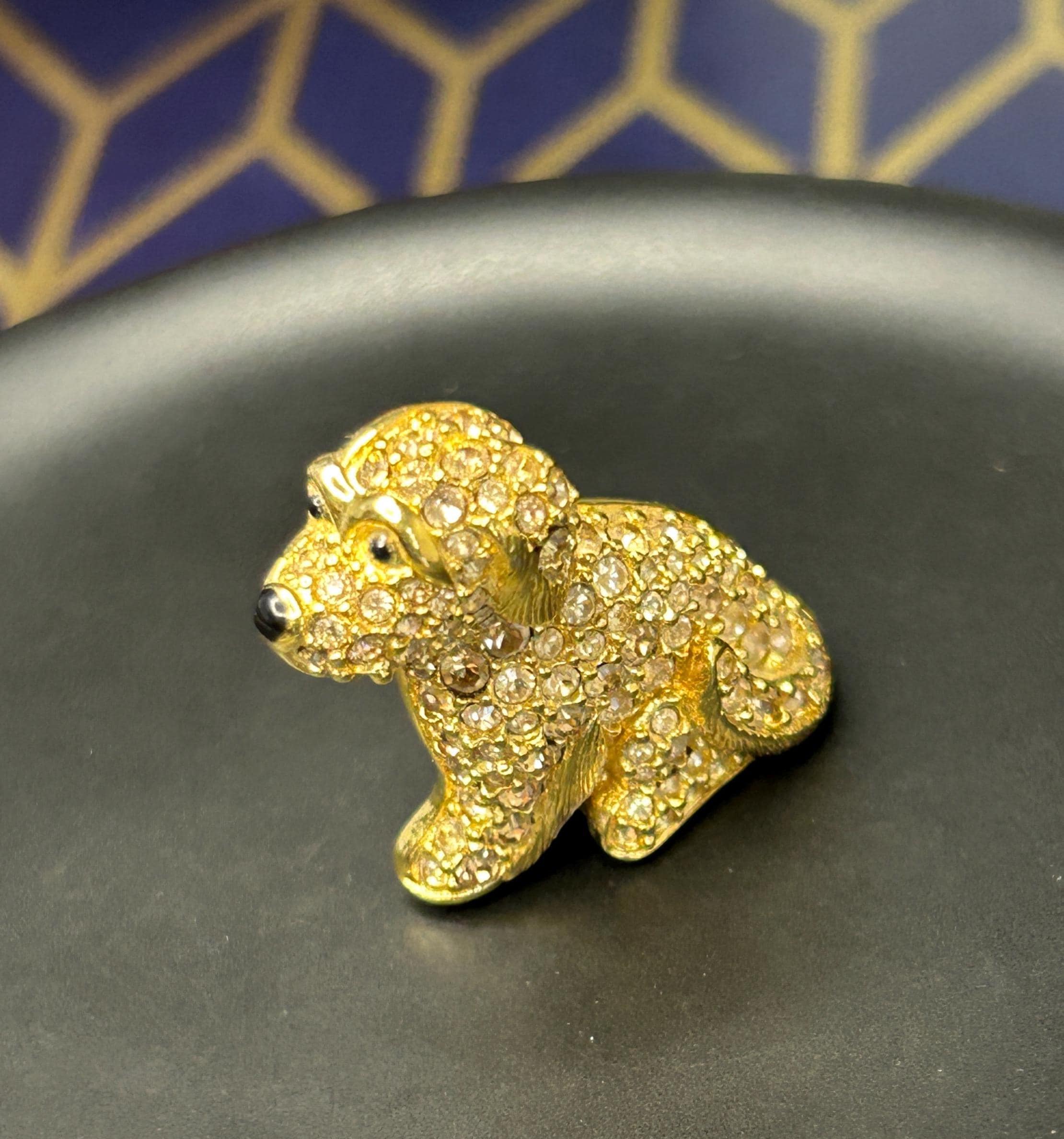 65 Swarovski 犬モチーフ クリスタル ブローチ il_fullxfull.7738544956_ne72.jpg