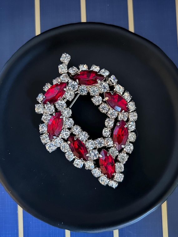 Vintage Ruby Red and Clear Rhinestone Leaf Brooch - image 4