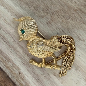 Vintage 1960s Gold Tone Bird Brooch with Emerald Rhinestone Eye