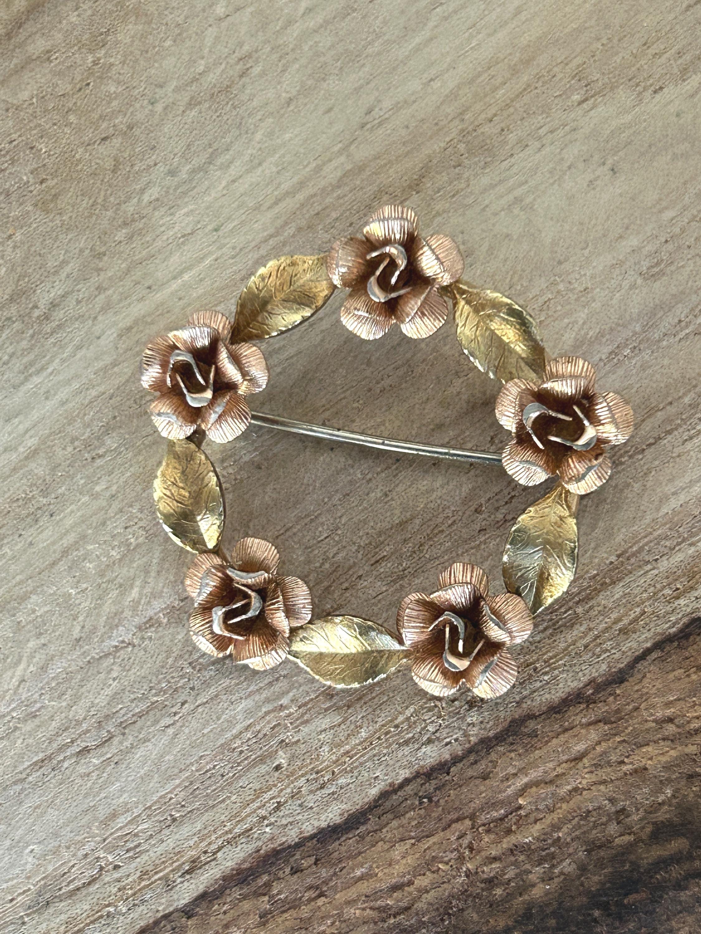 Horchow Beige Floral Dot Necklace Tie with a Flower Pin and wreath brooch Pastel Delicate Flower Wreath Crochet Brooch/micro Crochet  main image 3