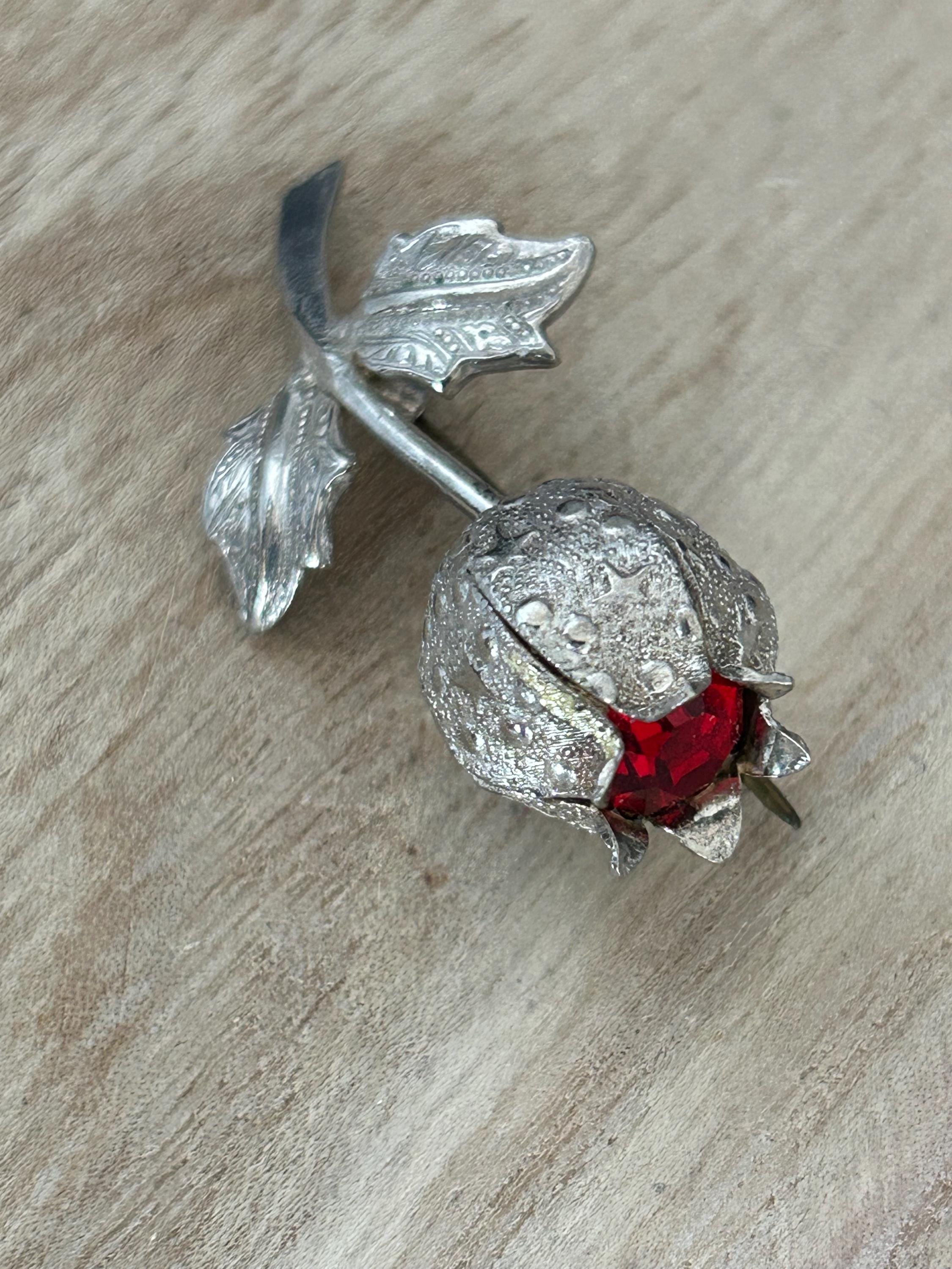 Broche Ancienne Argentée - Sautoir Chardon - Style Antique - Occasion Bon état