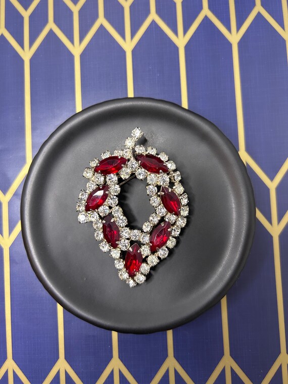 Vintage Ruby Red and Clear Rhinestone Leaf Brooch - image 5