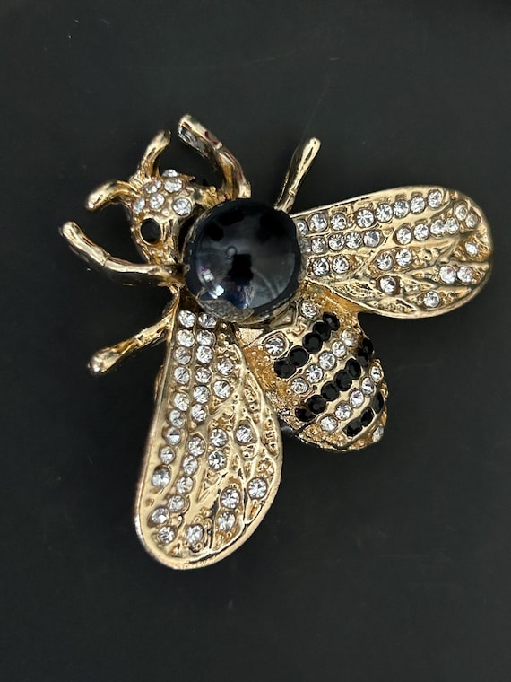 Vintage Style Bumble Bee Pendant Brooch