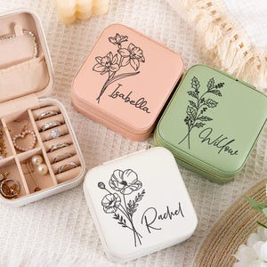 Custom Engraved Birth Flower Jewellery Box,Small Square Earring Organizer,Personalized Travel Jewelry Box,Birthday Gift,Bridesmaid Gifts Box
