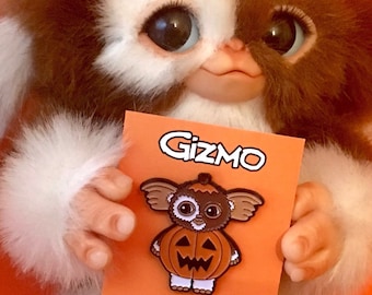 Gizmo Pin - Gremlins Enamel Pin - Halloween Accessories - Halloween Pins -  Creepy Christmas - Gizmo Mogwai - Christmas Gift 2023