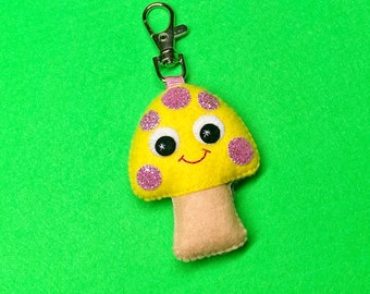 Mushroom Keychain - Toadstool Keyring - Mushroom Keyring - Mushroom Plush - Kawaii Keychain - Mushroom Charm - Cute Bag Charm - Bag Candy