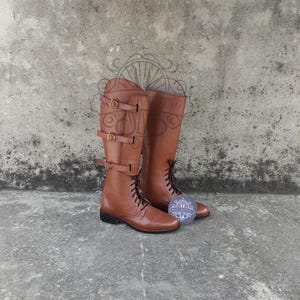 Handgemaakte bruine leren rijlaarzen vintage rijlaarzen met gesp en veters steampunk cosplay schoeisel voor mannen en vrouwen
