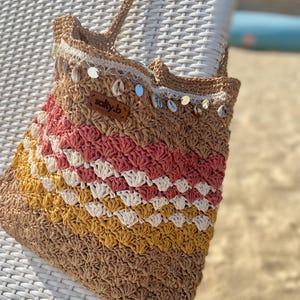 Crochet Raffia Beach Bag: Tropical Shell Trim, Eco-Friendly