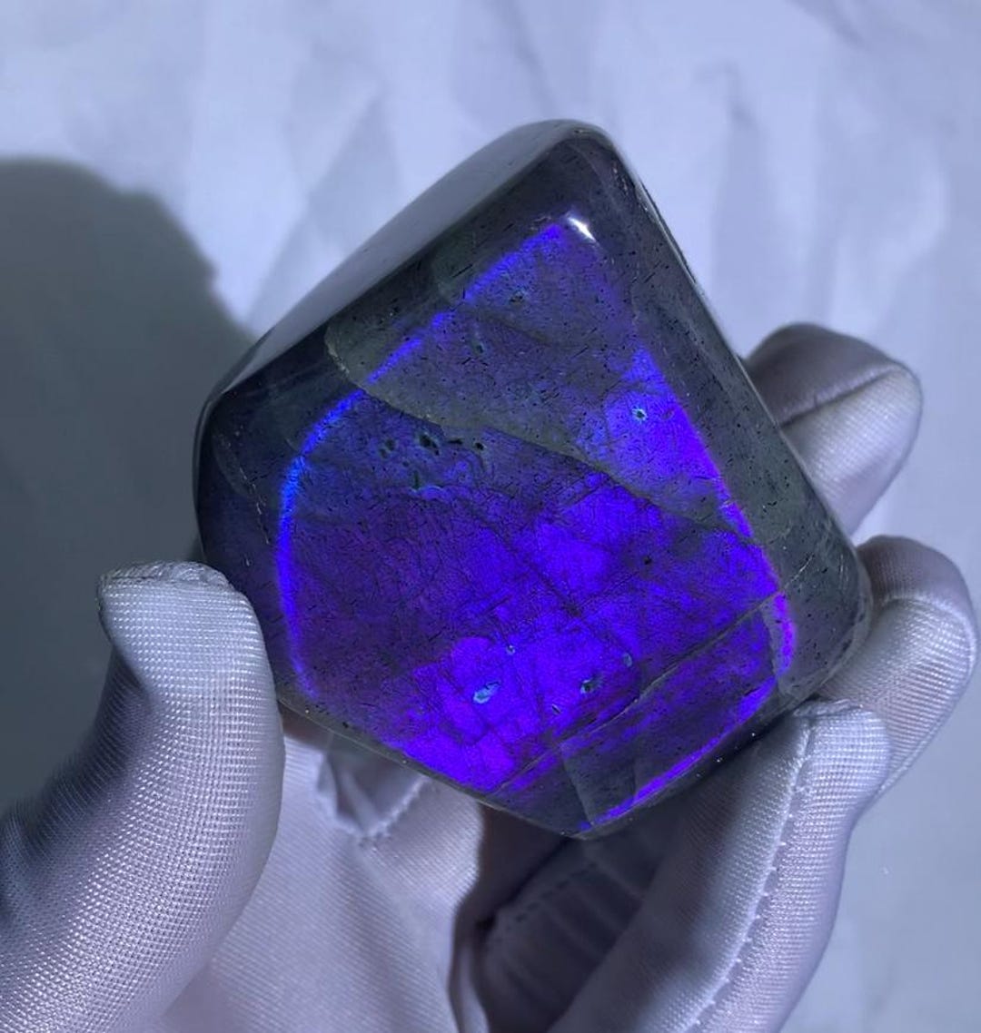 紫色のラブラドライトは天然水晶から作られ、天然宝石です - Etsy 日本