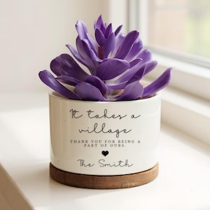 Personlig kruka, tackpresent, present till barnflicka, present till lärare, present till vårdgivare, det krävs en hel by, present till granne