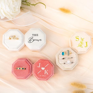 Gepersonaliseerde fluwelen ringdoos, drievoudige/enkele achthoek monogram fluwelen ringdoos, aangepaste trouwringdoos voor vrijgezellenfeest, verlovingsringdoos
