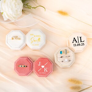 Fluwelen ringdoos met drie gleuf, achthoek fluwelen ringdoos met achthoek monogram, aangepaste trouwringdoos, voorstelring aan toonder, verlovingsringdoos