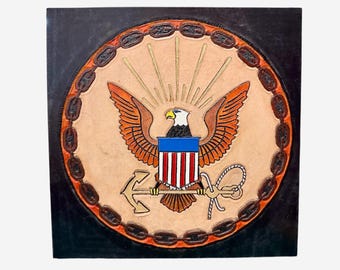 Handgeprägtes Leder U.S. Navy Emblem Panel, 12 "x 12 ""Patratischer Adler Anchor Art."