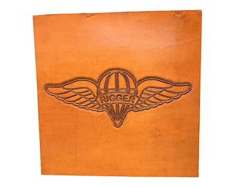 Handgelochtes Lederabzeichen US Army Rigger (30,5 x 30 cm)