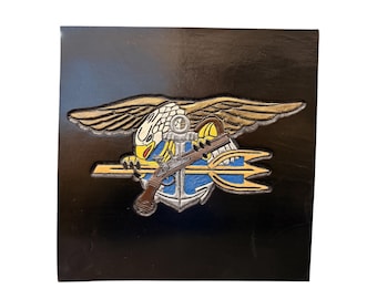 Handpunziertes Leder US Navy SEAL Trident Emblem, US Made Wandkunst