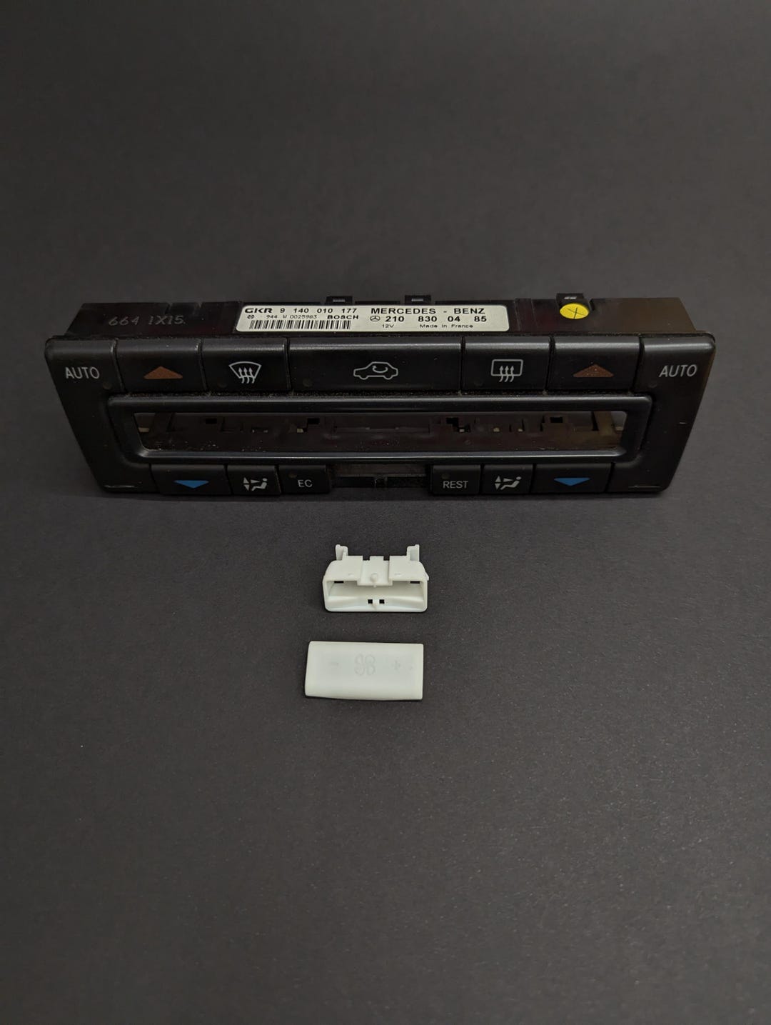 thumbnail image 2 of Remanufactured Mercedes W140 AC Climate Control Unit - S320 S420 S500 S600 - 2108300585, 1408302385 2 of 6