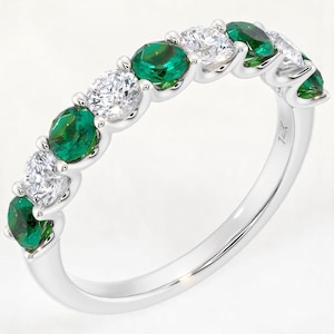 14K White Gold Lab Grown Diamond & Emerald 9-Stone Eternity Band Ring for Women – Stackable Anniversary Wedding Ring, Size 4