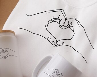 Paquete de pareja para el día de San Valentín, camiseta de pareja personalizada, camiseta con nombre personalizada de manos tomadas, camiseta del día de San Valentín, sudadera con capucha personalizada de San Valentín