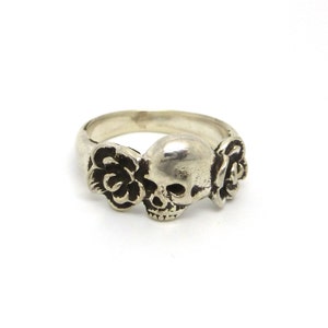 Skull and Roses Ring- Sterling Silver Memento Mori Ring- Unisex Ring- made to order in your size