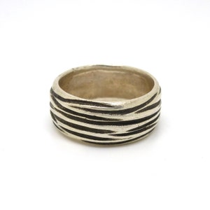 Carved Sterling Silver Wave Ring // size 7