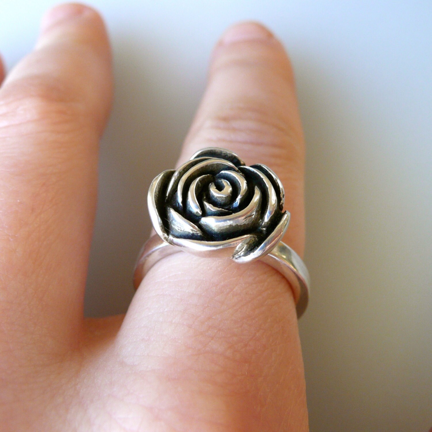 Blooming Rose Design Antique Toe Ring In Oxidised Silver - Parnika